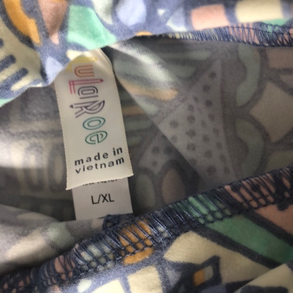 LulaRoe light blue tribal print girl’s leggings - Picture 5 of 7